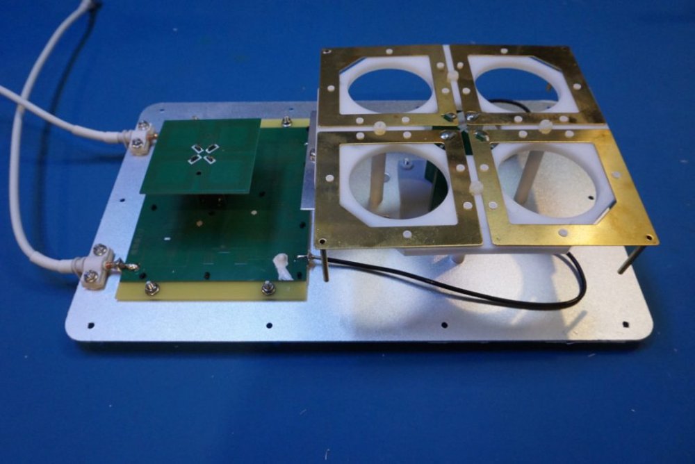 Teardown Of An Rsrf Cross Polarized Dual Band Cellular Mimo Panel Antenna Antennas For Mobile